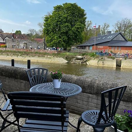 Quirky 1 Bedroom Barn On The River In Arundel Zewnętrze zdjęcie