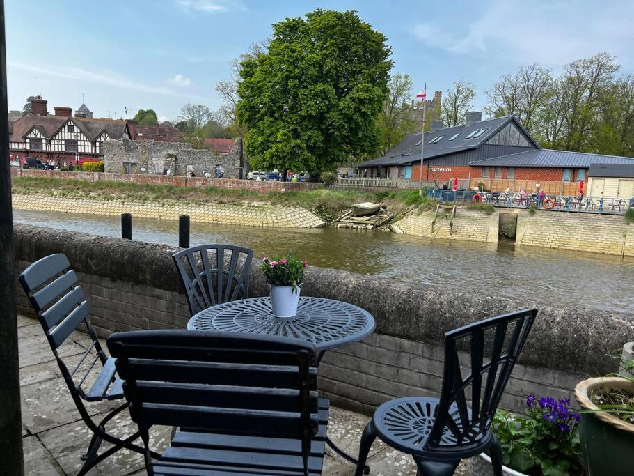Quirky 1 Bedroom Barn On The River In Arundel Zewnętrze zdjęcie
