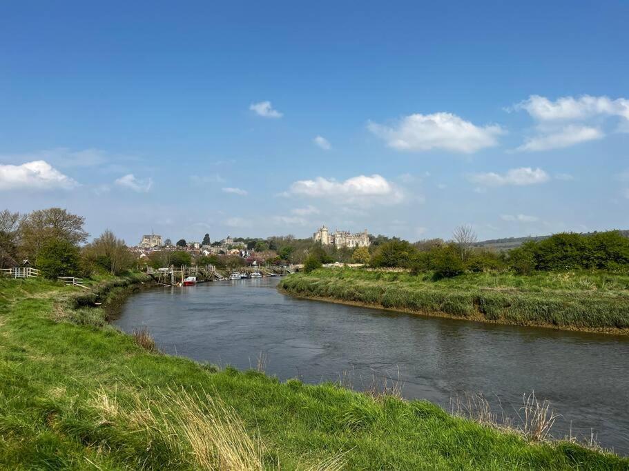 Quirky 1 Bedroom Barn On The River In Arundel Zewnętrze zdjęcie