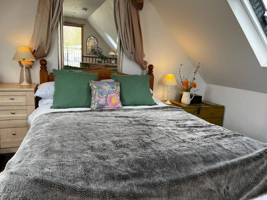 Quirky 1 Bedroom Barn On The River In Arundel Zewnętrze zdjęcie