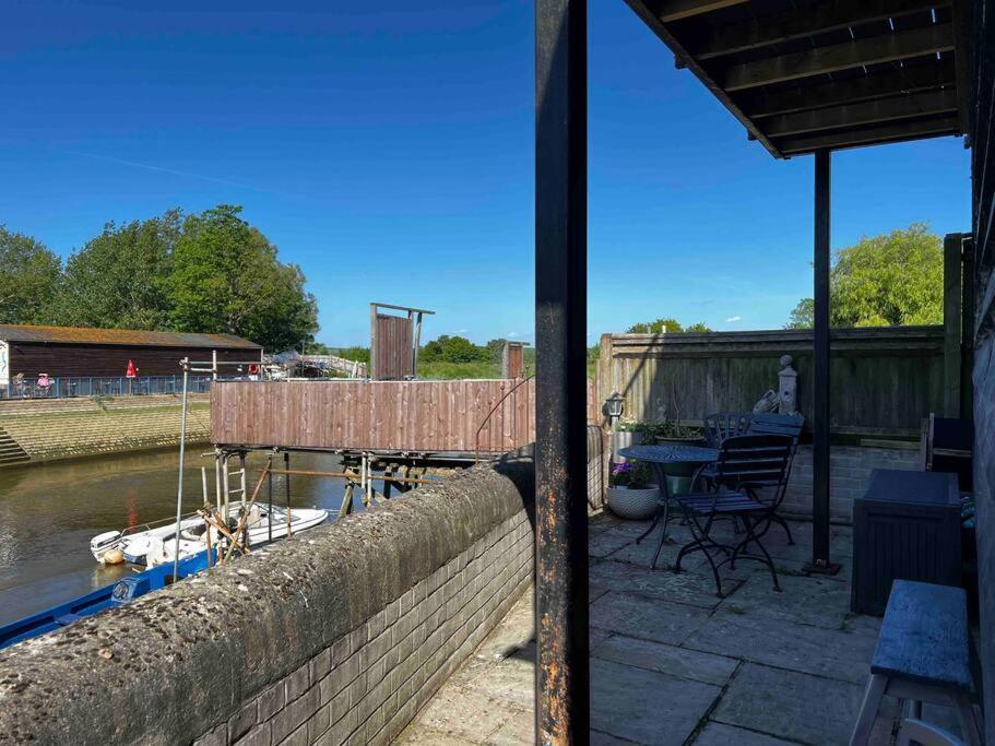 Quirky 1 Bedroom Barn On The River In Arundel Zewnętrze zdjęcie